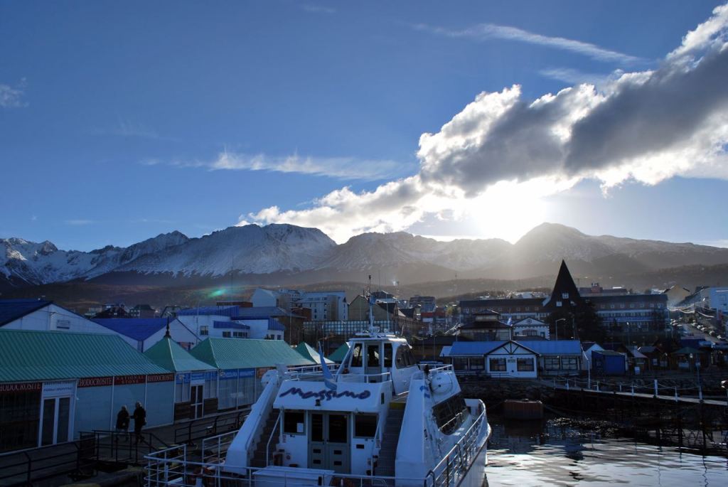 9. (a) Ushuaia (b) Svolvær (c) Wellington (d) Bitchfield